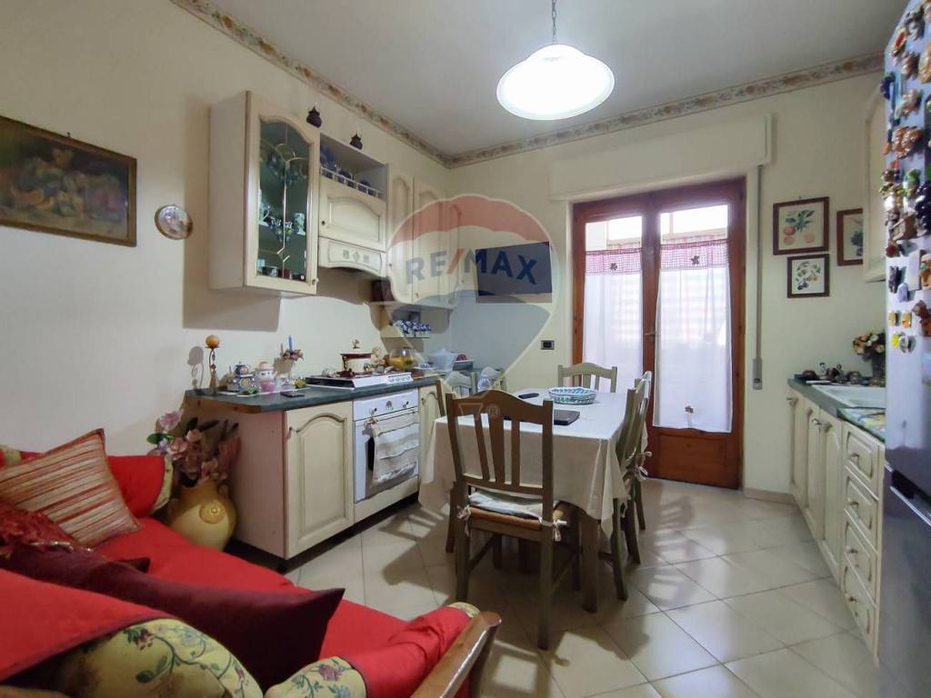 appartamento in vendita ad Aci Catena