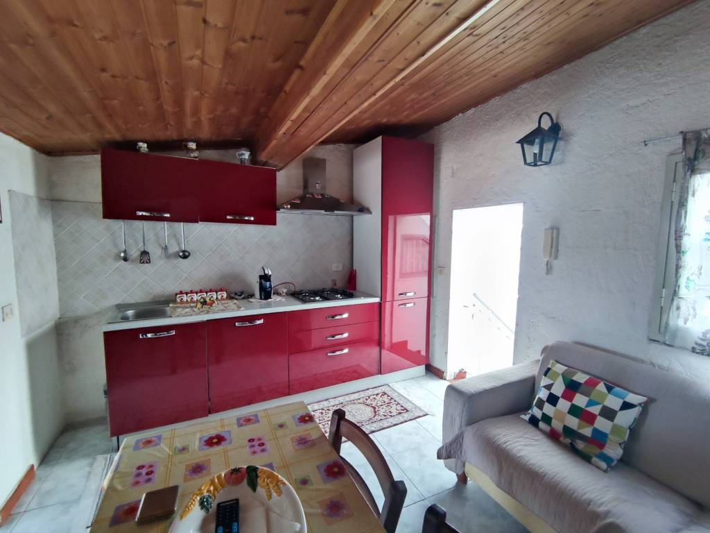casa indipendente in vendita ad Aci Catena