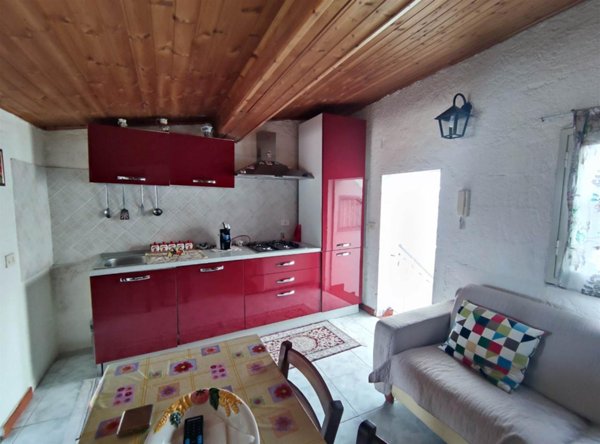 casa indipendente in vendita ad Aci Catena