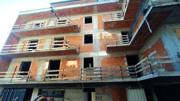 appartamento in vendita ad Aci Catena