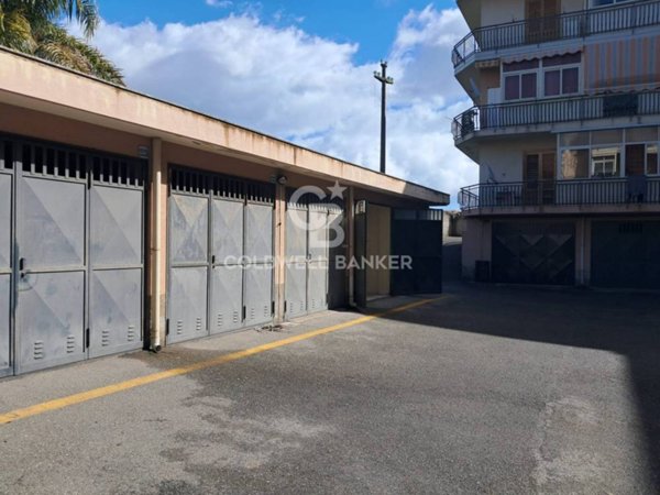 appartamento in vendita ad Aci Catena