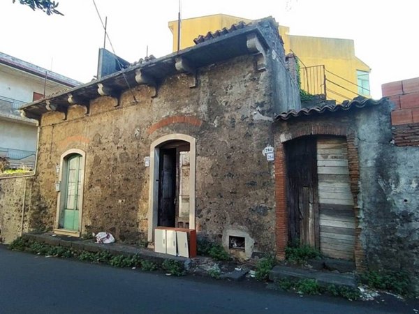casa indipendente in vendita ad Aci Catena