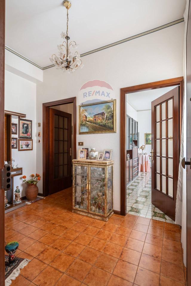 appartamento in vendita ad Aci Catena in zona Aci San Filippo