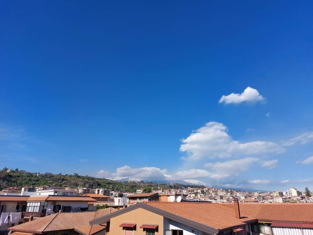 appartamento in vendita ad Aci Catena