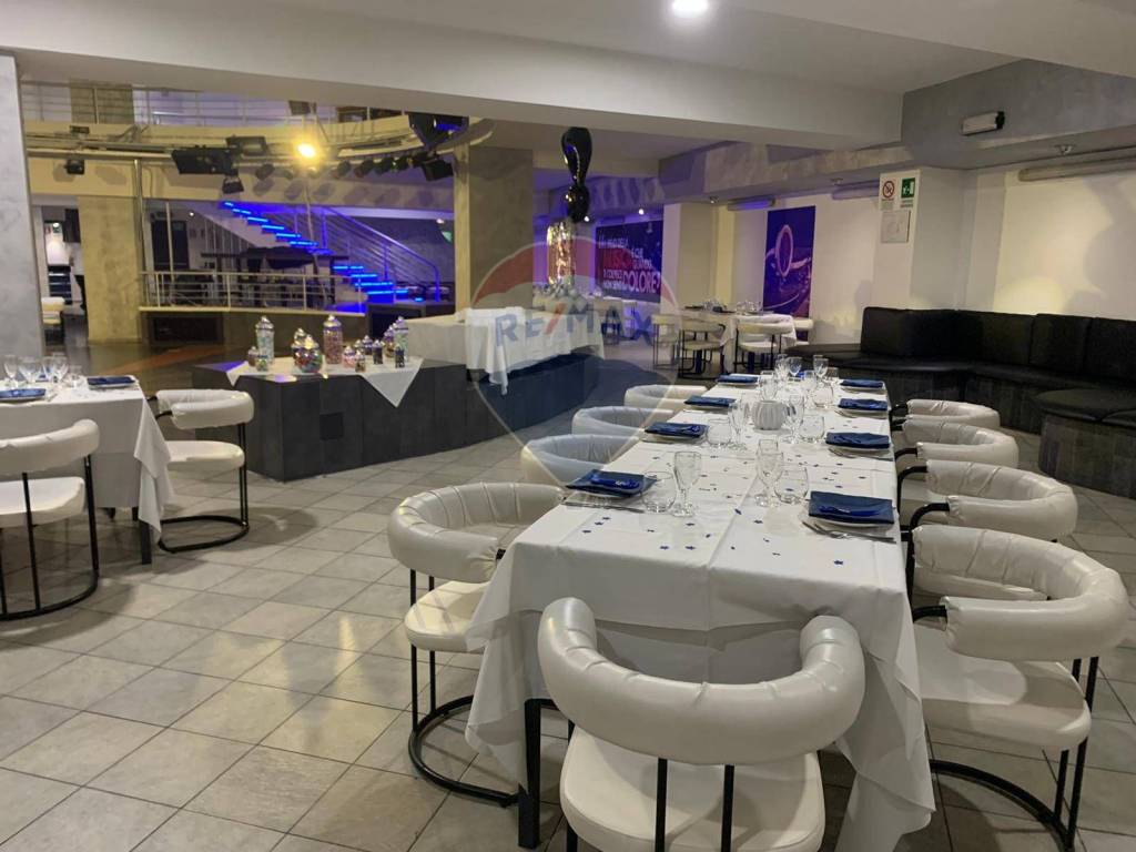 negozio in vendita ad Aci Catena