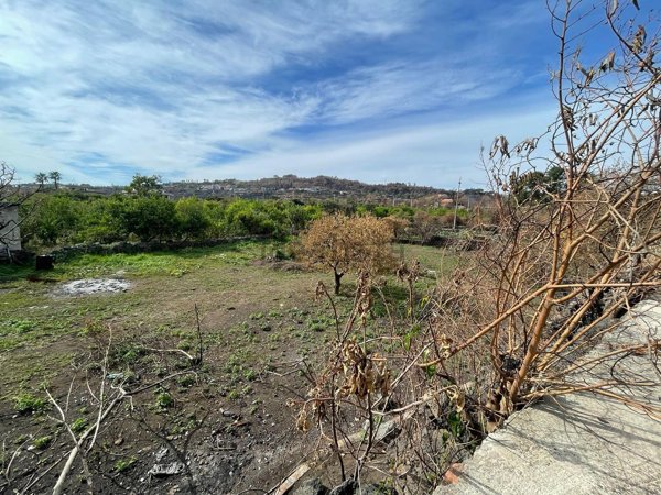 casa indipendente in vendita ad Aci Catena in zona San Nicolò