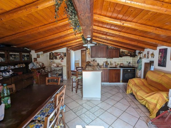 casa indipendente in vendita ad Aci Catena in zona Aci San Filippo