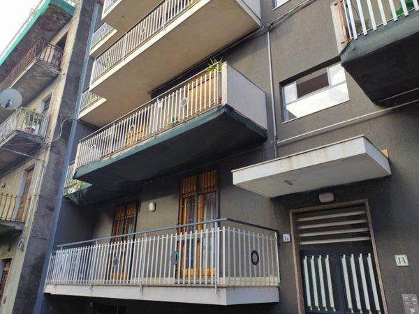 appartamento in vendita ad Aci Catena