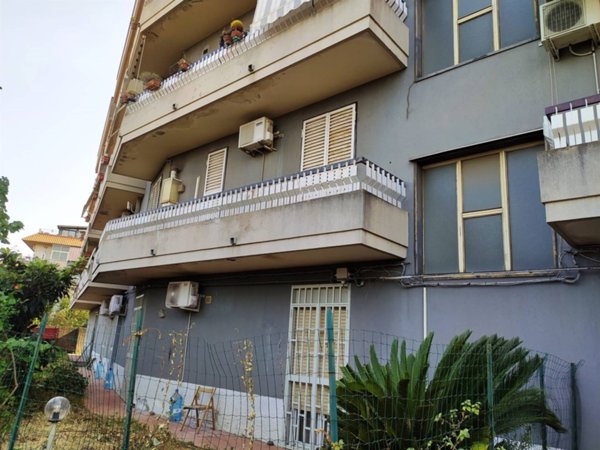appartamento in vendita ad Aci Catena