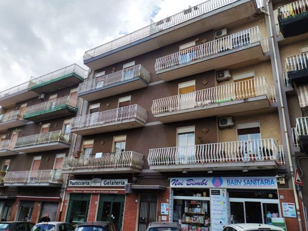 appartamento in vendita ad Aci Catena
