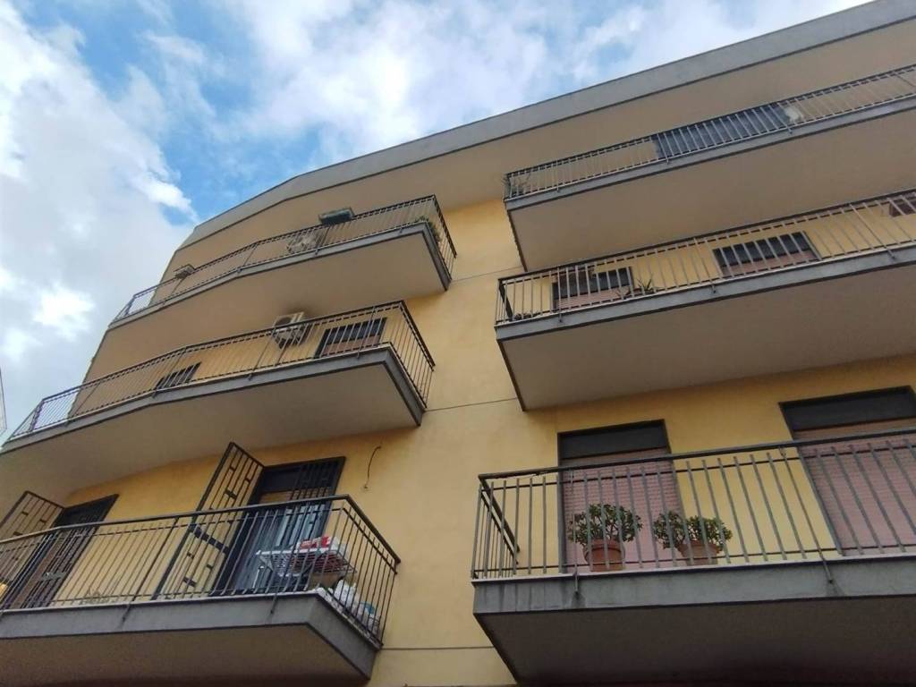 appartamento in vendita ad Aci Catena