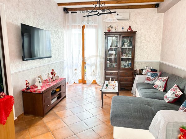 appartamento in vendita ad Aci Catena