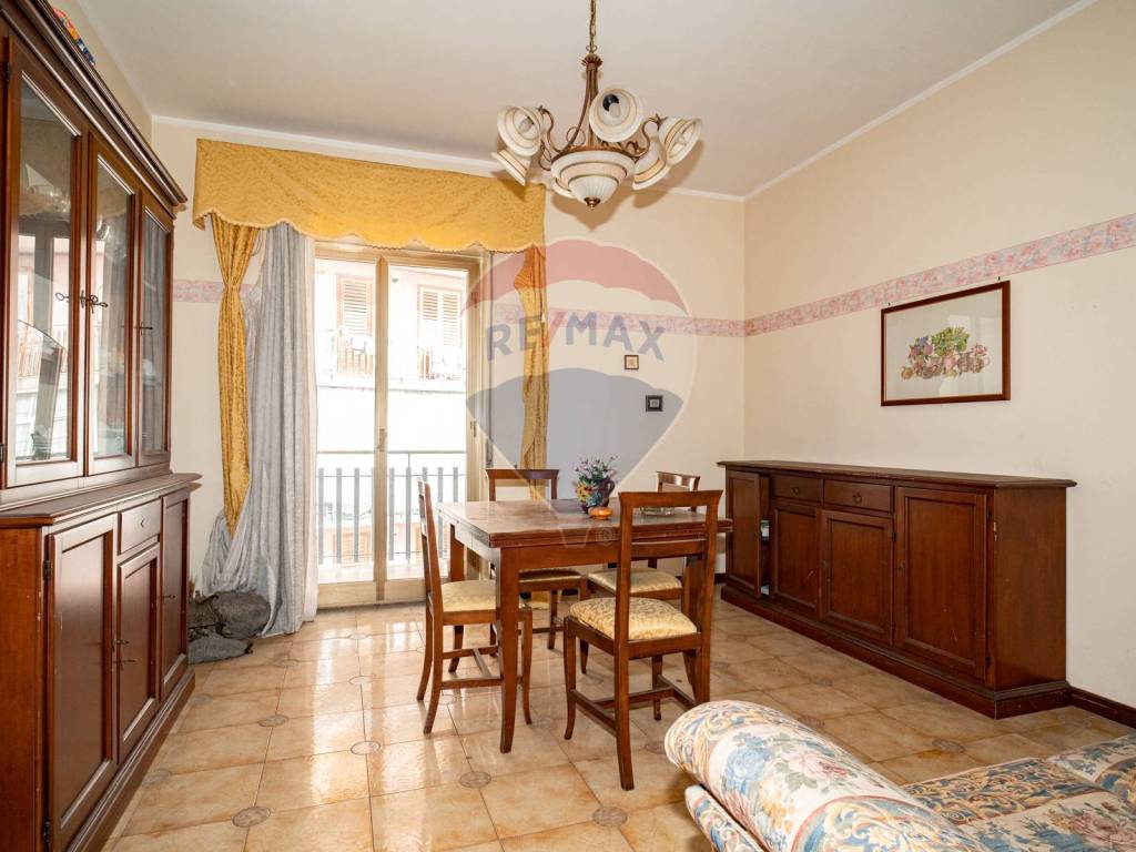 appartamento in vendita ad Aci Catena