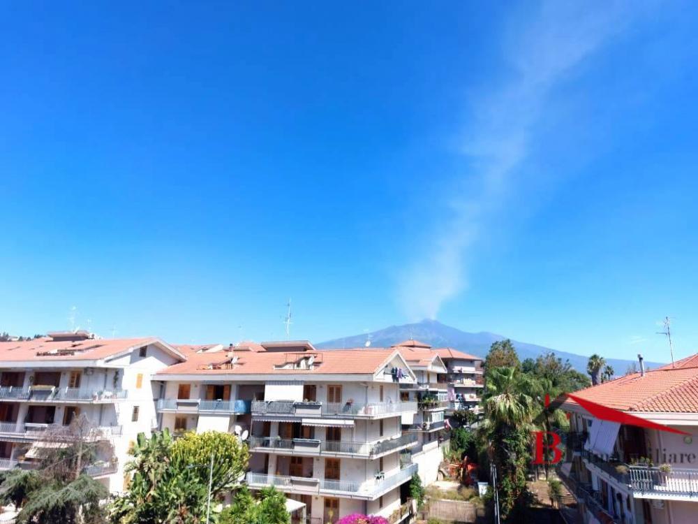 appartamento in vendita ad Aci Catena in zona Aci San Filippo