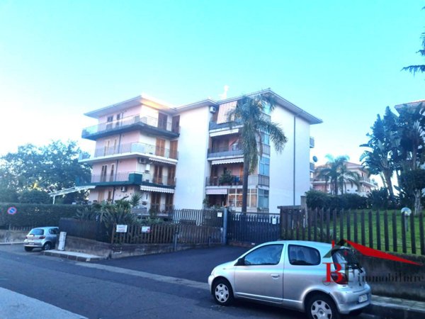 appartamento in vendita ad Aci Catena in zona Aci San Filippo