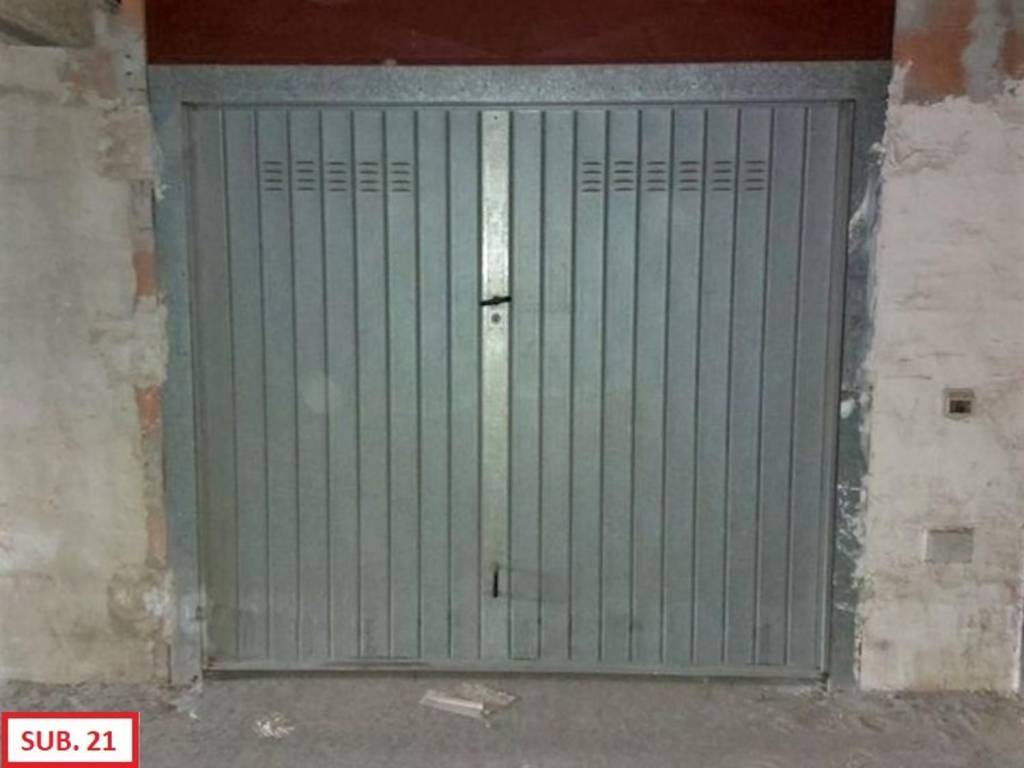 appartamento in vendita ad Aci Catena in zona Vampolieri