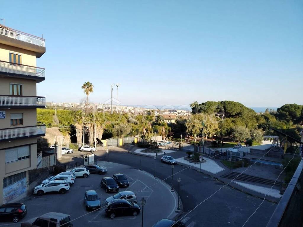 appartamento in vendita ad Aci Catena