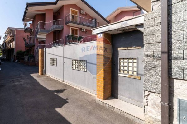 appartamento in vendita ad Aci Catena