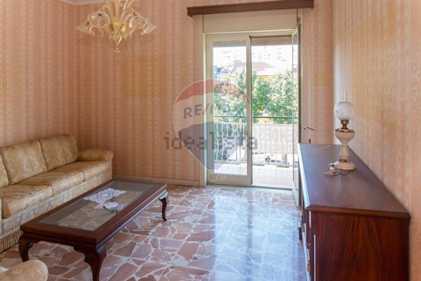 appartamento in vendita ad Aci Catena