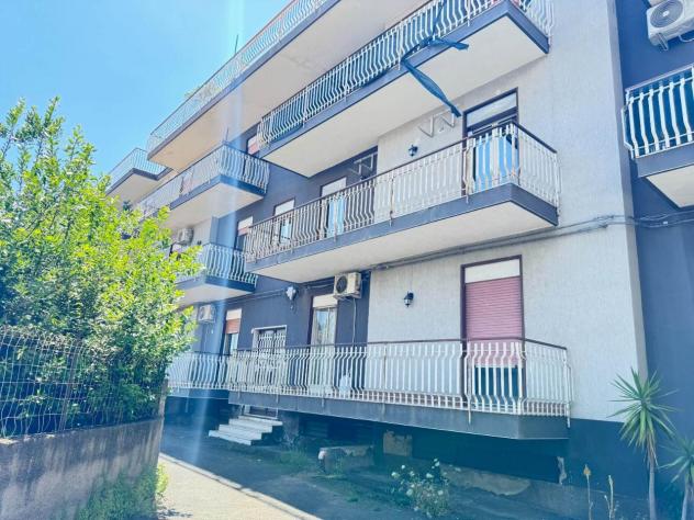 appartamento in vendita ad Aci Catena