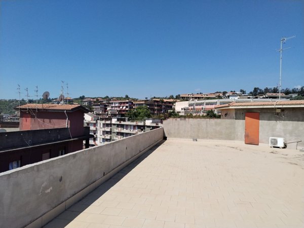 appartamento in vendita ad Aci Catena