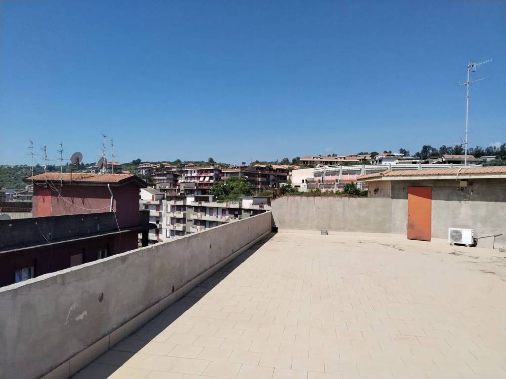 appartamento in vendita ad Aci Catena