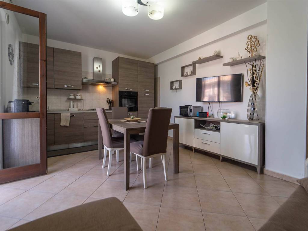 appartamento in vendita ad Aci Catena in zona Aci San Filippo