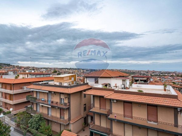 appartamento in vendita ad Aci Catena