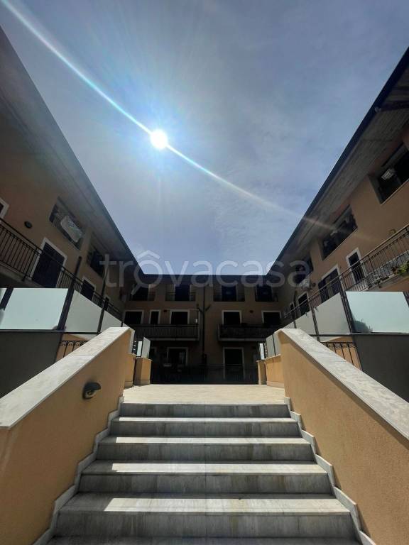 appartamento in vendita ad Aci Catena