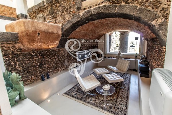 casa indipendente in vendita ad Aci Catena