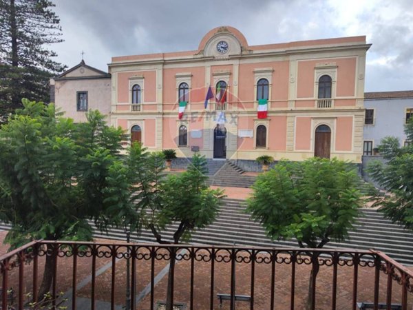 casa indipendente in vendita ad Aci Catena
