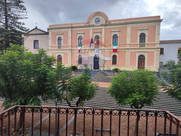 appartamento in vendita ad Aci Catena