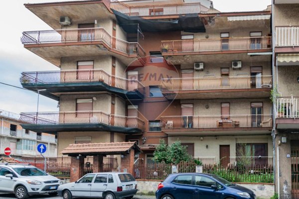 appartamento in vendita ad Aci Catena
