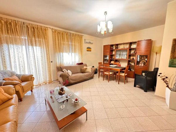appartamento in vendita ad Aci Catena