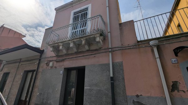 casa indipendente in vendita ad Aci Catena