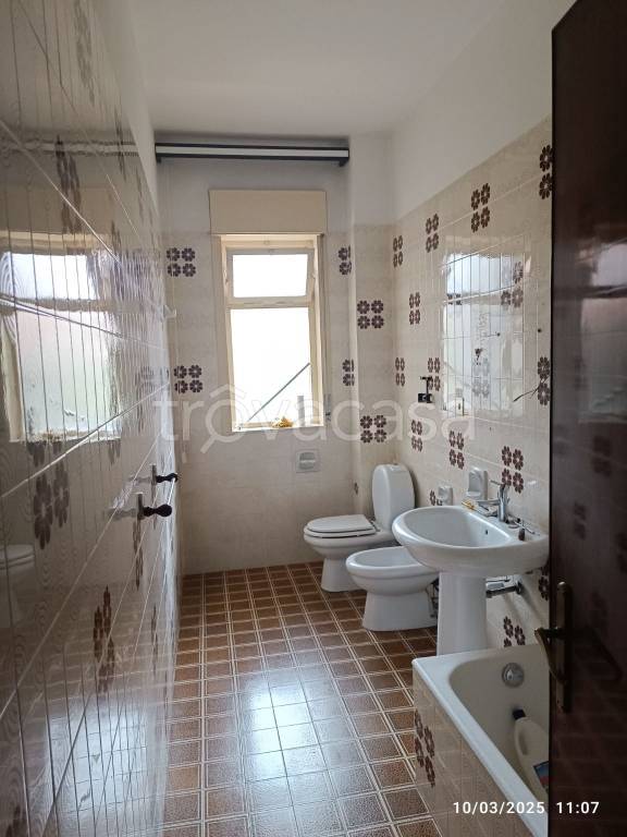 appartamento in vendita ad Aci Catena