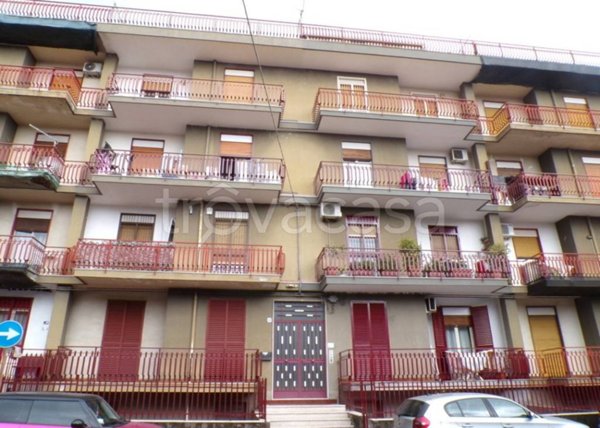 appartamento in vendita ad Aci Catena