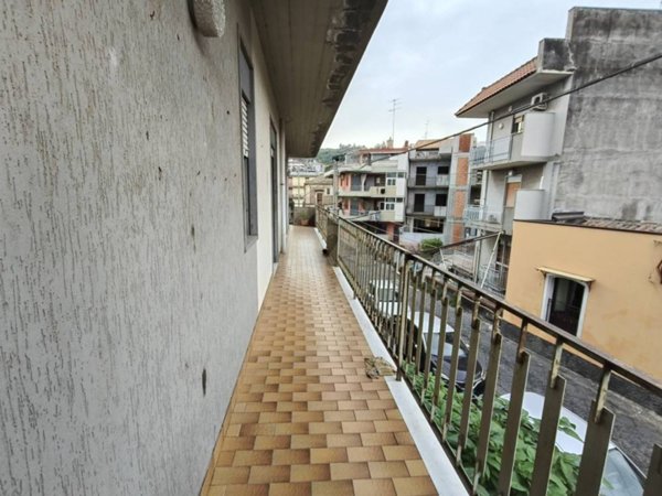 appartamento in vendita ad Aci Catena