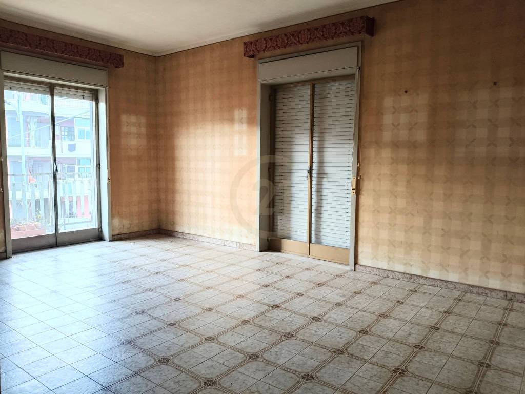 appartamento in vendita ad Aci Catena