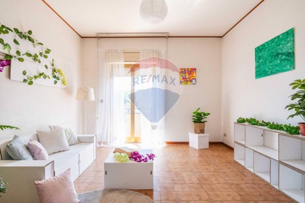 appartamento in vendita ad Aci Catena in zona Aci San Filippo