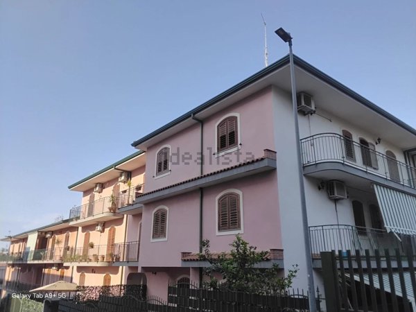 appartamento in vendita ad Aci Catena in zona Aci San Filippo
