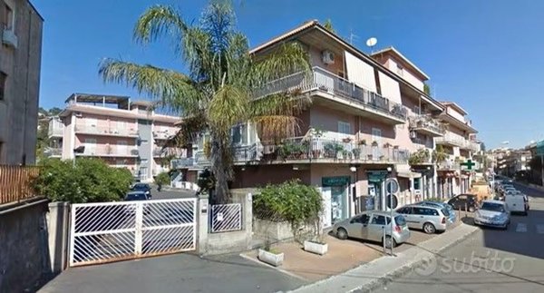 appartamento in vendita ad Aci Catena