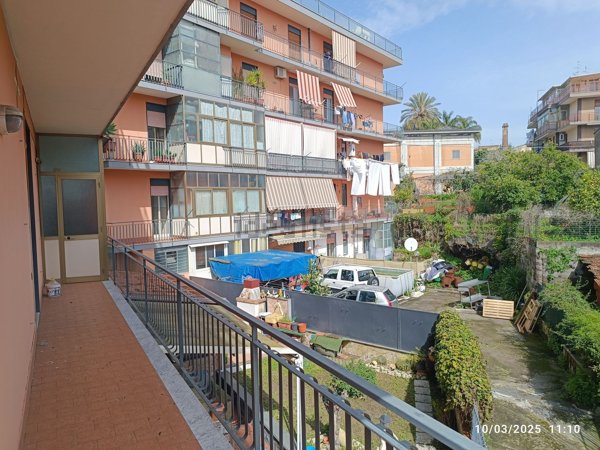 appartamento in vendita ad Aci Catena