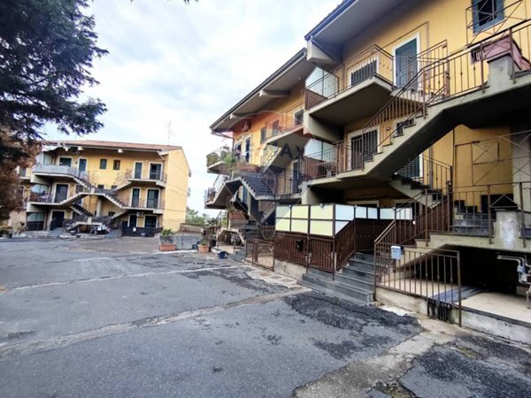 appartamento in vendita ad Aci Catena