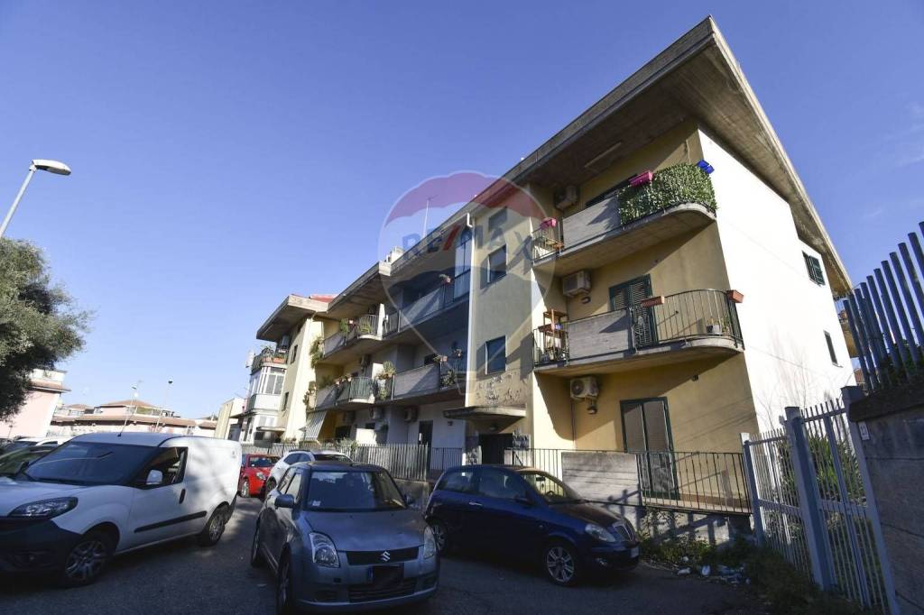 appartamento in vendita ad Aci Catena