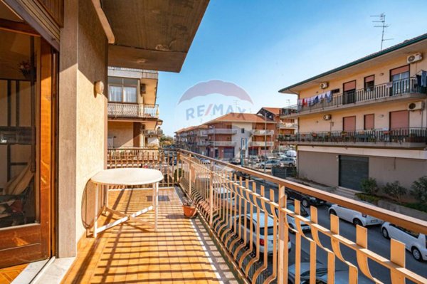 appartamento in vendita ad Aci Catena