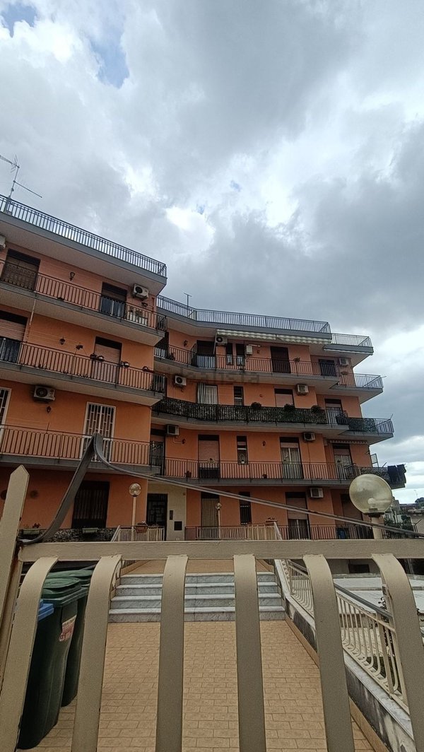 appartamento in vendita ad Aci Catena