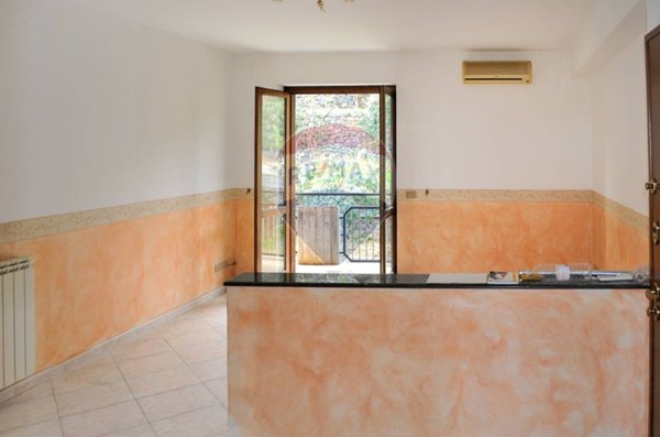 appartamento in vendita ad Aci Catena