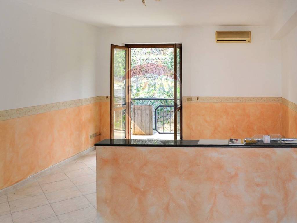 appartamento in vendita ad Aci Catena