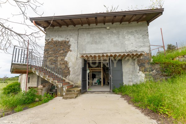 terreno agricolo in vendita ad Aci Catena
